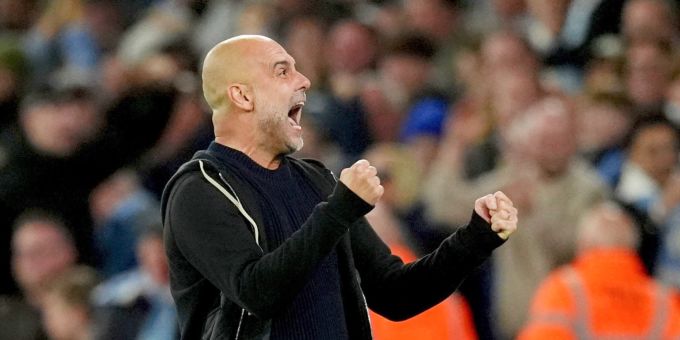 Pep Guardiola jubelt nach dem Sieg von Manchester City gegen Aston Villa. Pep Guardiola