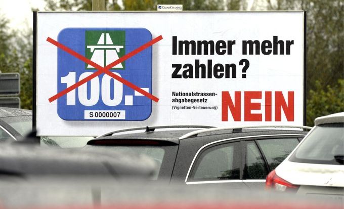 Im Jahr 2013 wurde ein Vorstoss, den Preis der Vignette zu erhöhen, abgelehnt. (Archivbild) Vignette Preiserhöhung 2013