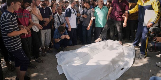 Palästinensischen Angaben zufolge wurden bei israelischen Luftangriffen erneut Zivilisten getötet. Palästinensischen Angaben zufolge wurden bei israelischen Luftangriffen erneut Zivilisten getötet.