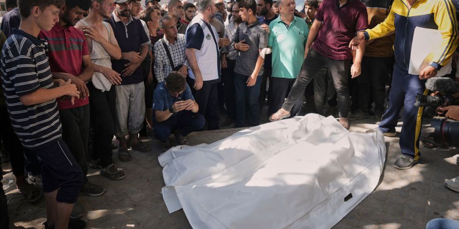 Palästinensischen Angaben zufolge wurden bei israelischen Luftangriffen erneut Zivilisten getötet.