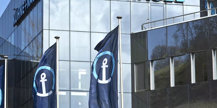 Nach einem guten Geschäftsjahr 2018 beteiligt der Logistikdienstleister Kühne+Nagel die Aktionäre mit einer höheren Dividende von 6 Franken je Aktie am Gewinn.