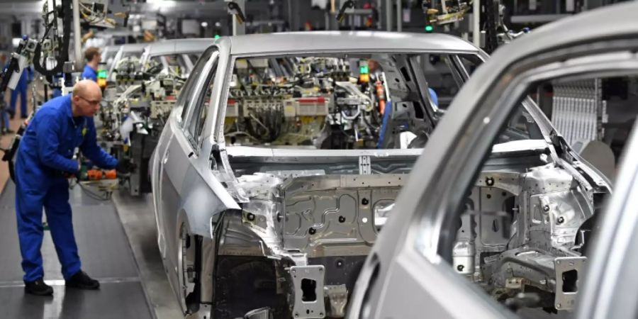 Karosserien des Golf 7 im VW-Werk in Zwickau