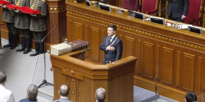 Wolodymyr Selenskyj hatte die zweite Runde der Präsidentenwahl vor einem Monat haushoch gewonnen. Wolodymyr Selenskyj