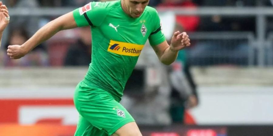 Mönchengladbachs Thorgan Hazard ist sich nach eigener Aussage über einen Wechsel mit dem BVB einig. Foto: Sebastian Gollnow/dpa