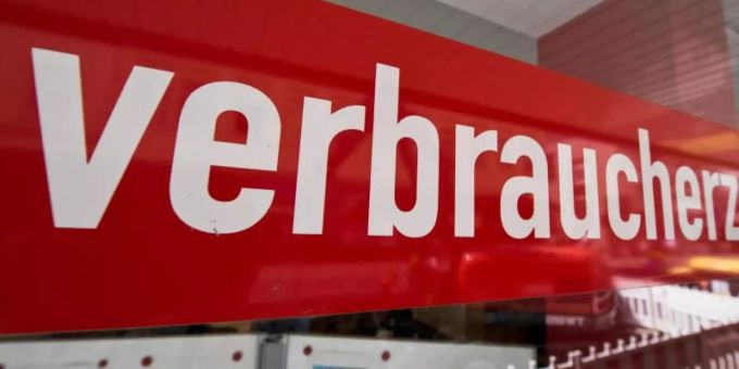 Wie aus einer Umfrage der Marktwächter der Verbraucherzentrale Hessen hervorgeht, legen Verbraucher bei einem Investment grossen Wert auf Sicherheit. Oft wird ihr Anspruch enttäuscht. Foto: Boris Roessler Wie aus einer Umfrage der Marktwächter der Verbraucherzentrale Hessen hervorgeht, legen Verbraucher bei einem Investment grossen Wert auf Sicherheit. Oft wird ihr Anspruch enttäuscht. Foto: Boris Roessler