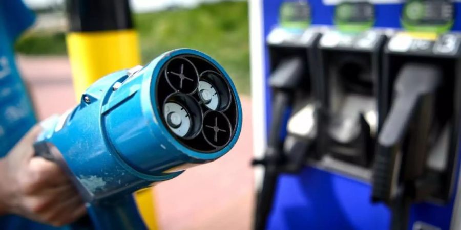 Ladesäule für Elektroautos im baden-württembergischen Neuenstein. Foto: Sina Schuldt