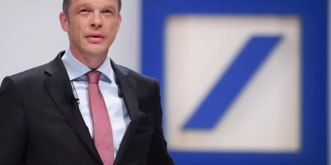 Am 8. April vergangenen Jahres machte der Aufsichtsrat Christian Sewing zum Vorstandsvorsitzenden der Deutschen Bank. Foto: Arne Dedert Christian Sewing Deutschen Bank