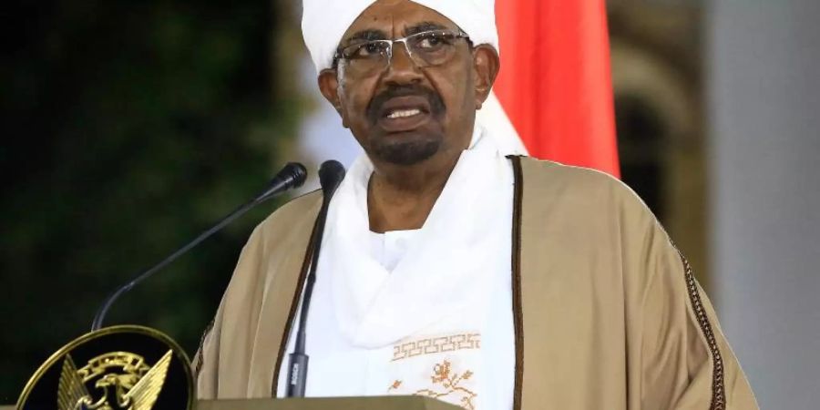 Omar al-Bashir trieb als Präsident eine weitere Islamisierung des Landes voran, was die Konflikte mit christlichen und animistischen Sudanesen im Süden des Landes sowie in der Provinz Darfur verschärfte. Foto: Mohamed Khidir/XinHua