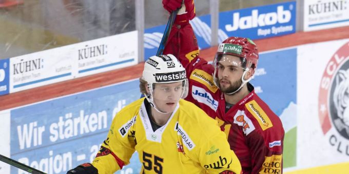 Langnaus Julian Schmutz jubelt über seinen Treffer zum 1:0 im Derby gegen den SC Bern. SCL Tigers SC Bern
