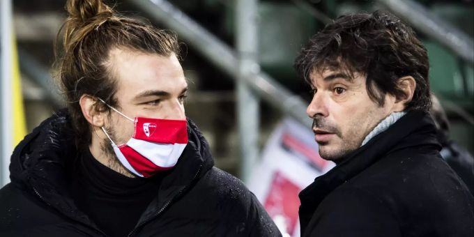 Ciriaco Sforza (rechts) feiert mit dem FC Basel einen Sieg in Sion – sehr zum Leidwesen des Sittener Sportchefs Barthélémy Constantin. FC Basel