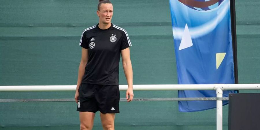 Almuth Schult ist beim DFB-Team, steht aber nicht im Aufgebot. Foto: Sebastian Gollnow/dpa