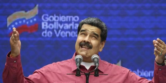 Nicolas Maduro, Präsident von Venezuela, gibt eine Pressemitteilung ab, nachdem er seine Stimme bei den Wahlen abgegeben hat. Foto: Ariana Cubillos/AP/dpa Welthandelsorganisation