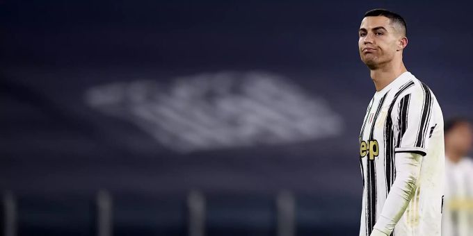 Cristiano Ronaldo ärgert sich über die Heim-Niederlage von Juventus Turin. Juventus Turin