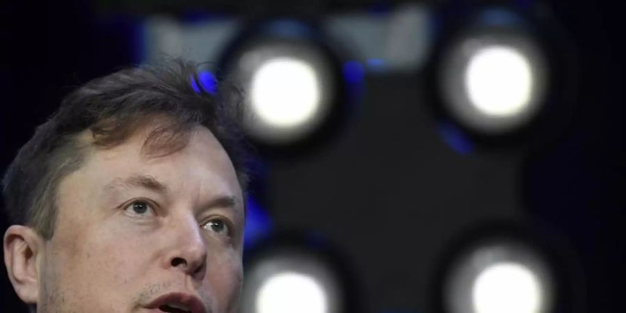 Elon Musk, Chef von Tesla, ist erneut zu Besuch in Deutschland. Foto: Susan Walsh/AP/dpa