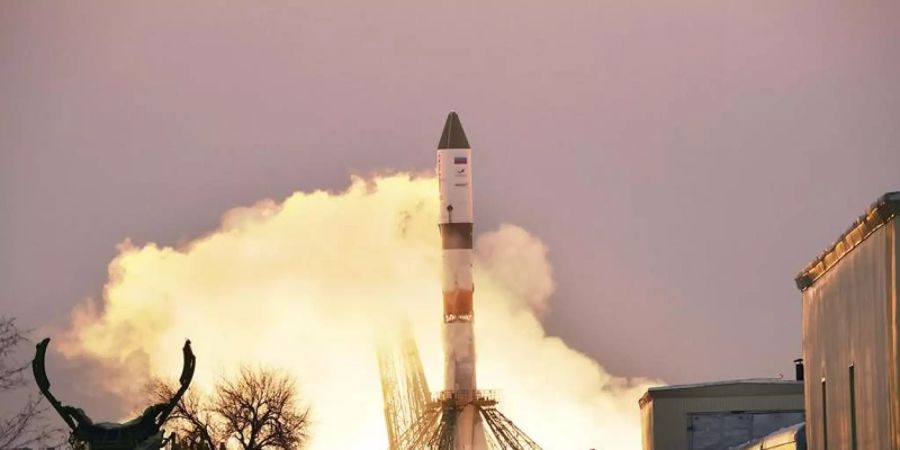 Ein russischer Frachter vom Typ «Progress» startet zur Internationalen Raumstation ISS mit Sauerstoff, frischem Wasser und Nahrungsmitteln. Foto: Uncredited/Roscosmos Space Agency Press Service/AP/dpa