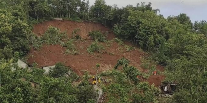 In einem Kalksteinbruch in Westjava forderte ein Erdrutsch mindestens neun Tote und verletzte rund zwölf Personen. (Archivbild) Erdrutsch