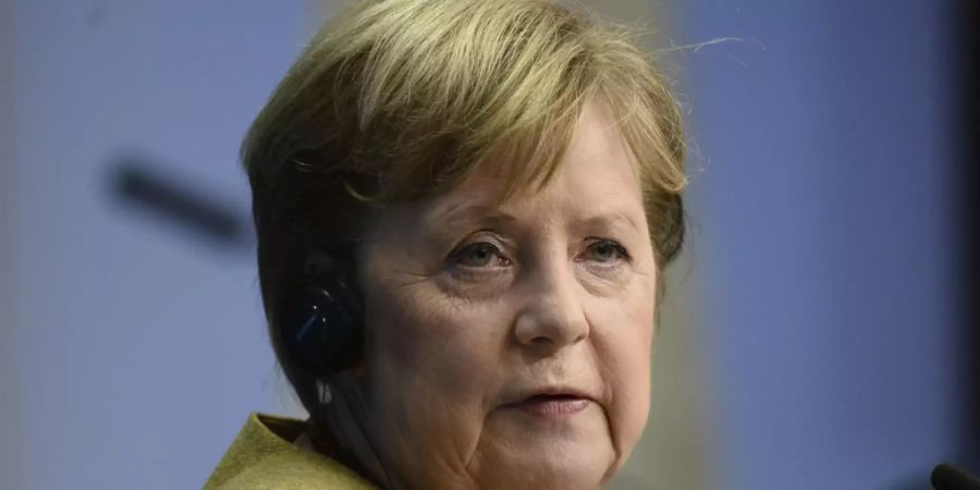 Bundeskanzlerin Angela Merkel spricht auf einer Pressekonferenz beim Gipfel der EU-Staats- und Regierungschefs. Foto: Johanna Geron/Pool Reuters/AP/dpa