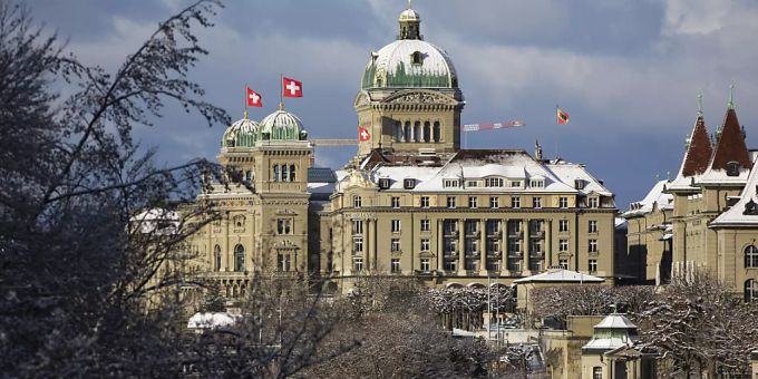Der Zutritt zum Bundeshaus wird weiter eingeschränkt. Damit will die Verwaltungsdelegation der Bundesversammlung die Durchführung der Frühjahrssesion vom März ermöglichen. (Archivbild) Der Zutritt zum Bundeshaus wird weiter eingeschränkt. Damit will die Verwaltungsdelegation der Bundesversammlung die Durchführung der Frühjahrssesion vom März ermöglichen. (Archivbild)