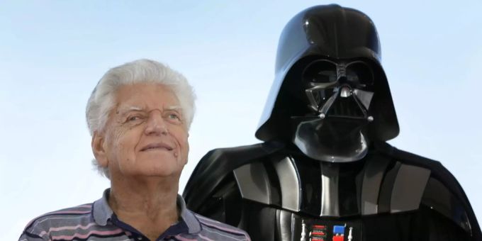 David Prowse vor der «Star Wars»-Figur «Darth Vder» 2015. David Prowse