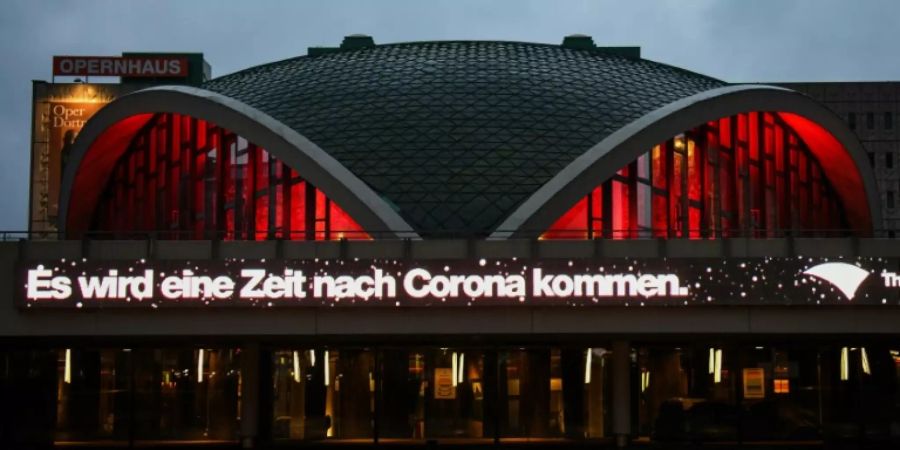 Aufmunternde Botschaft am Dortmunder Opernhaus