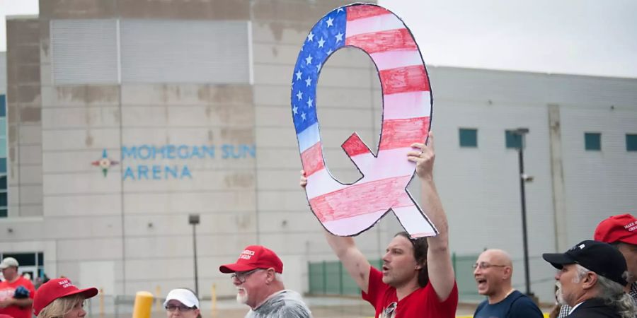 Twitter hat 70'000 Konten der QAnon-Bewegung gelöscht. (Archivbild)