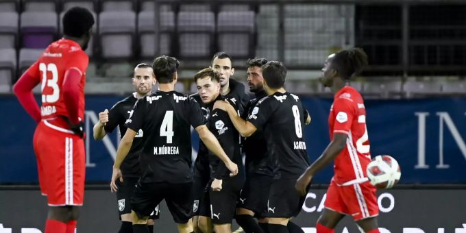 Der Grasshopper Club Zürich dreht das Spiel gegen Stade Lausanne-Ouchy. Grasshopper Club Zürich