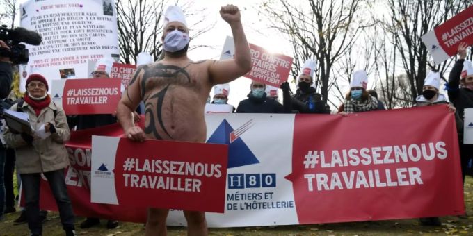 «Lasst uns arbeiten»: Demo von Gastronomen und Hoteliers in Frankreich. frankreich demo corona