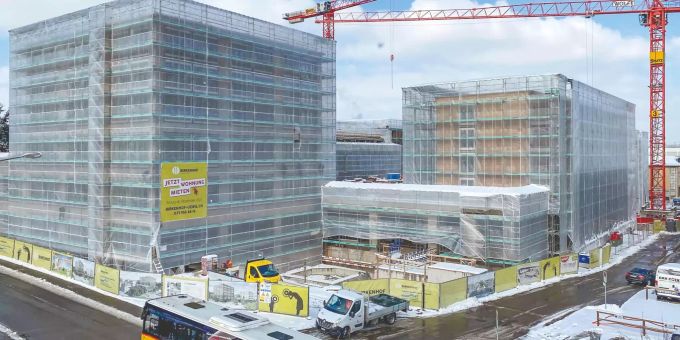 Die grösste Baustelle in der Gemeinde: Der Birkenhof verändert das Uzwiler Zentrum. Für die Begleitung des Vorhabens – von den ersten Ideen über die Baubewilligung und die Realisierung – haben Mitarbeitende der Gemeinde mehrere Hundert Stunden aufgewendet.