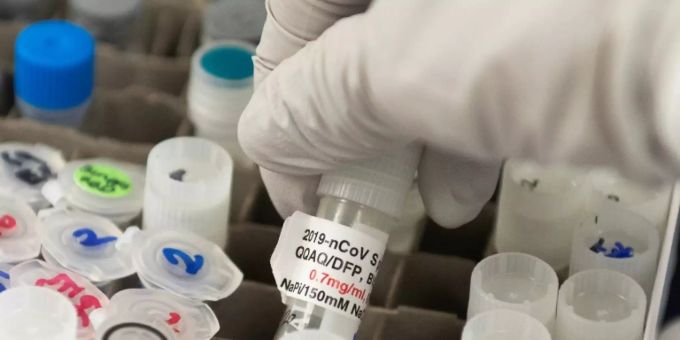 Bei Allergien - Britische Regierung warnt vor Biontech-Pfizer-Impfung