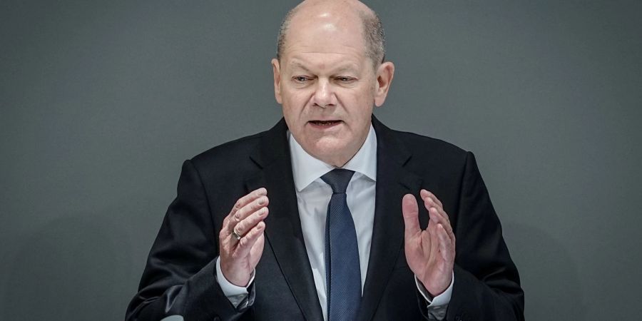 Bundeskanzler Olaf Scholz gibt vor dem Bundestag eine Regierungserklärung zum Europäischen Rat ab.