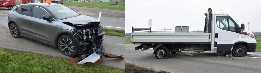 Beide Fahrzeuge mussten abtransportiert werden.