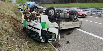 Effingen/A3: Leichter Anhängerzug kam ins Schleudern