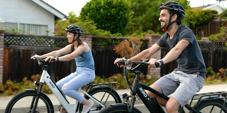 Velo Helm Kopf E-Bike Frau Mann
