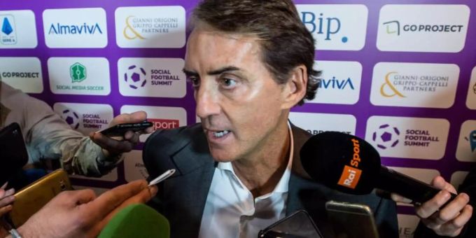 Sieht einen möglichen Re-Start der Serie A eher skeptisch: Nationalcoach Roberto Mancini. Foto: Valerio Portelli/LaPresse via ZUMA Press/dpa Sieht einen möglichen Re-Start der Serie A eher skeptisch: Nationalcoach Roberto Mancini. Foto: Valerio Portelli/LaPresse via ZUMA Press/dpa