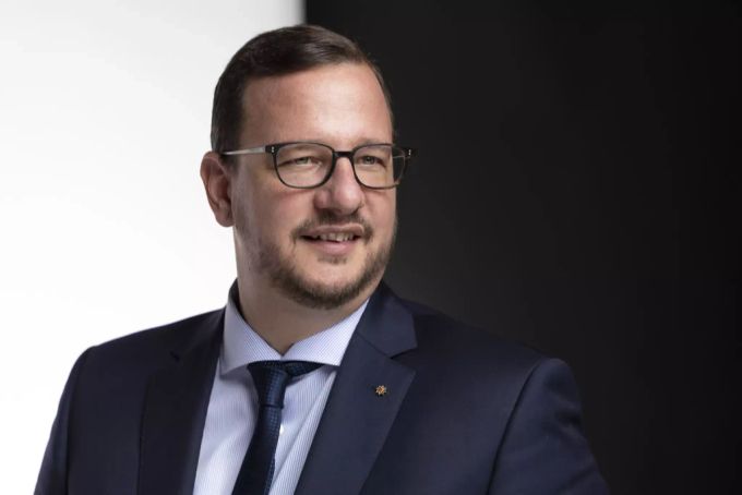 Mitte-Fraktionspräsident Philipp Bregy will «früher als Ende März» auch über die Zertifikatspflicht diskutieren. Philipp Bregy