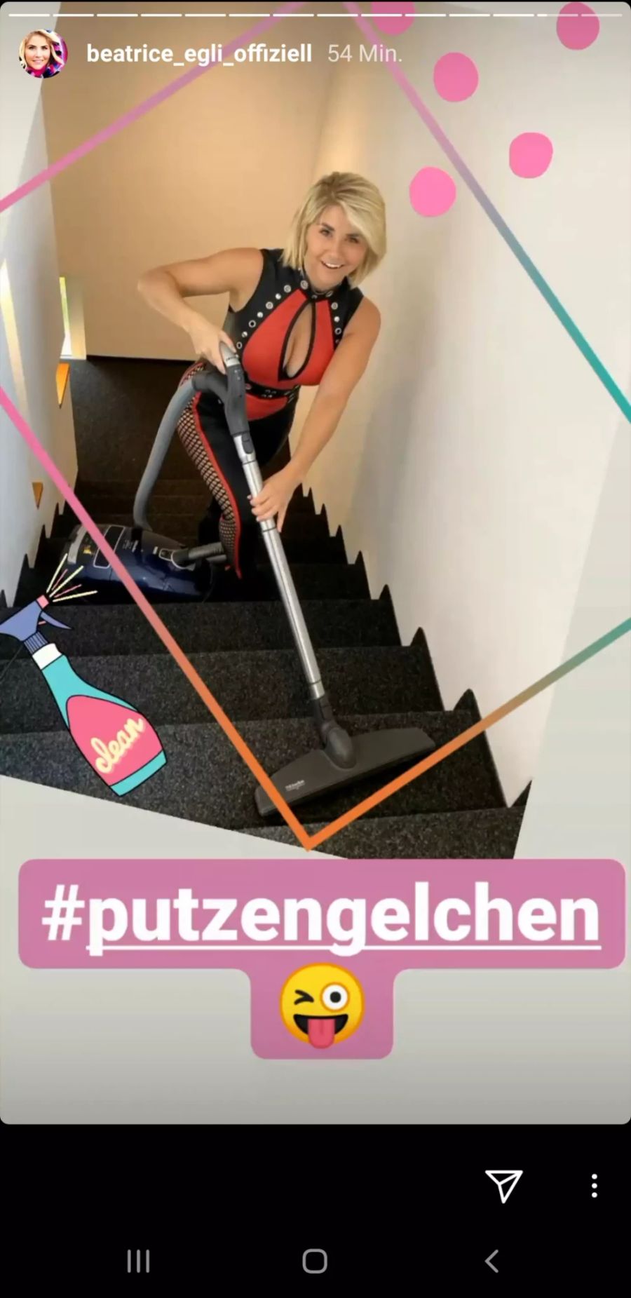 Beatrice Egli beeindruckt als Putzengelchen.