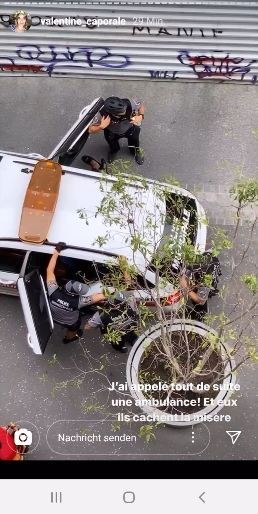 Sie habe sofort eine Ambulanz gerufen, schreibt Caporale.