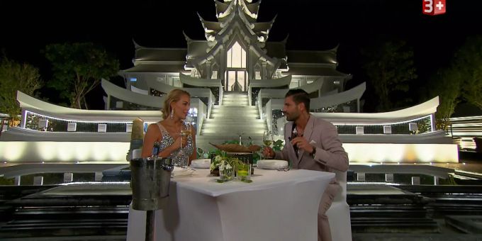 Die Bachelorette 2020 und Mike geniessen ihr Luxus-Date. Doch die schlechte Stimmung ist bereits im Anmarsch. Bachelorette 2020