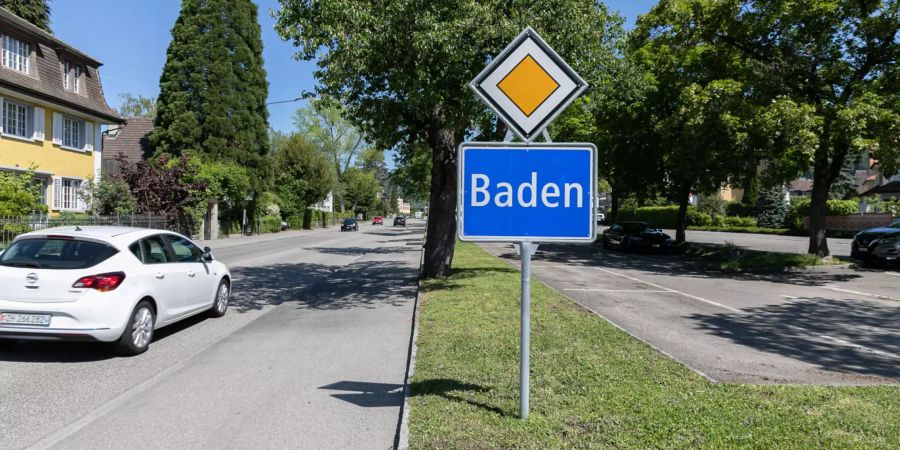 Die Einfahrt von Wettingen in Baden.