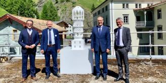 Nova Fundaziun - Mulegns GR bekommt weissen Turm aus dem 3D-Drucker