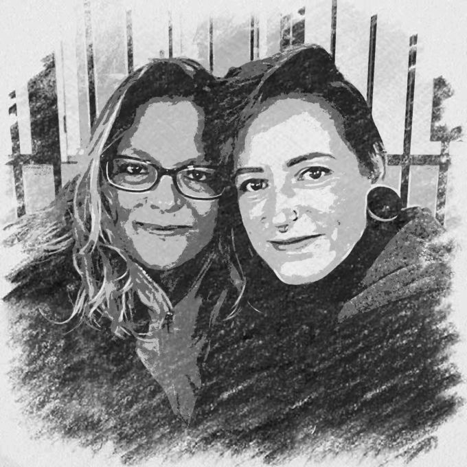 Links Gina und rechts Steffi, die stolzen Geschäftsführerinnen des Märtkafis. Märtkafi
