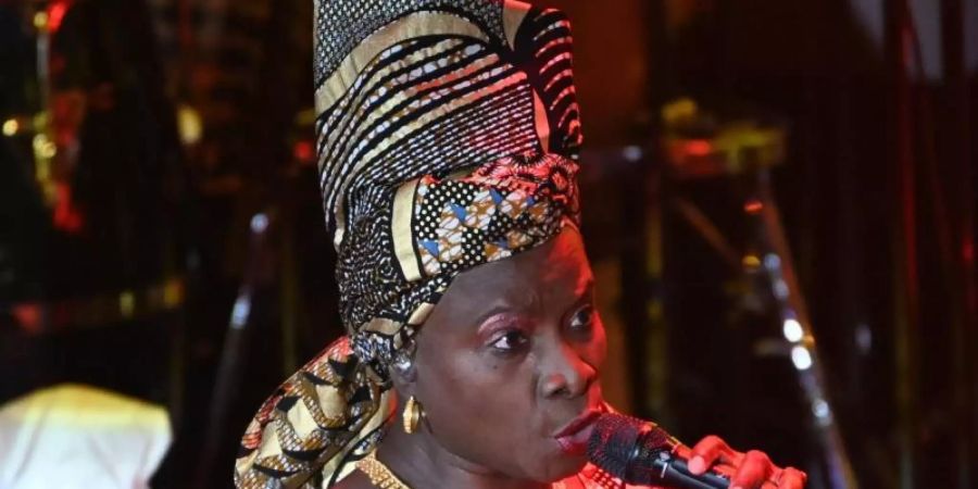Weckruf mit Sommermusik: «Mother Nature» von Angelique Kidjo. Foto: Henning Kaiser/dpa