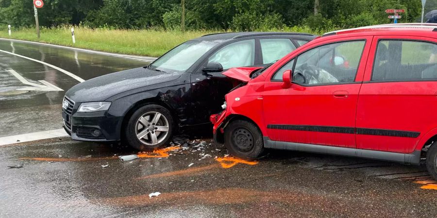 Unfall bei der Kreuzung Sinserstrasse/Drälikerstrasse in Hünenberg