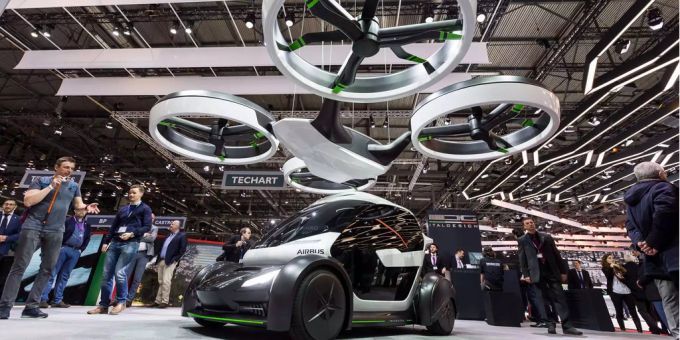 Uber und NASA wollen fliegende Taxis entwickeln. Uber und NASA wollen fliegende Taxis entwickeln.