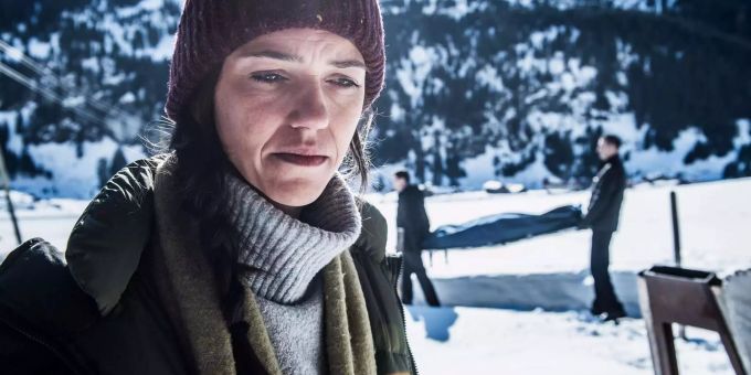 Mit Mord konfrontiert: Sarah Spale als Rosa Wilder. Mit Mord konfrontiert: Sarah Spale als Rosa Wilder.