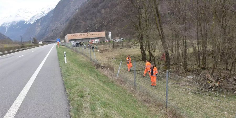 Die Polizei sucht Zeugen, die Angaben zum Unfallhergang machen können.