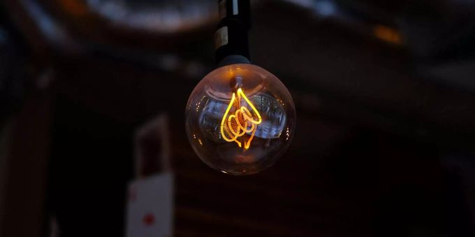 Irrtum der Geschichte - Ist Edison wirklich der Erfinder der Glühbirne?