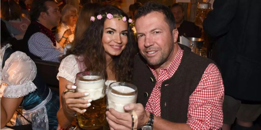 Lothar Matthäus (60) ging seine fünfte Ehe 2014 ein. Von der 27 Jahre jüngeren russischen Soziologin Anastasia, Mutter des gemeinsamen Sohnes Milan ist er seit Januar geschieden.