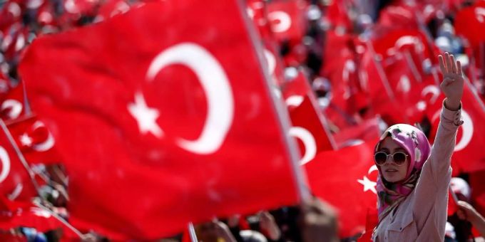 Seit Putschversuch in Türkei - Über 600 türkische Beamte haben in Deutschland Asyl beantragt