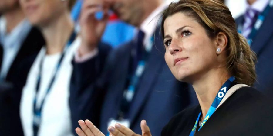 So kennt sie die Schweiz: Mirka Federer feuert ihren Roger auf der Tribüne an.